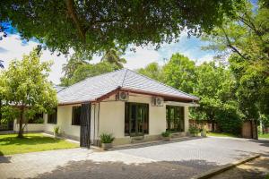 Το κτήριο όπου στεγάζεται  η βίλα