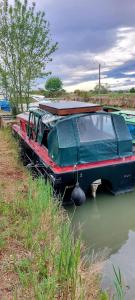 Zdjęcie z galerii obiektu Séjour sur un bateau sur le canal du midi w Cap d'Agde