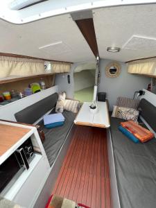 Zdjęcie z galerii obiektu location un petit voilier w La Rochelle