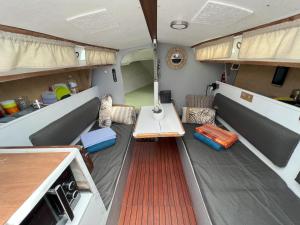 Zdjęcie z galerii obiektu location un petit voilier w La Rochelle