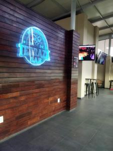 Μια τηλεόραση ή/και κέντρο ψυχαγωγίας στο HOTEL M ELITE BLACK