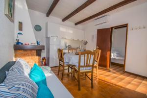 Φωτογραφία από το άλμπουμ του Holiday house Punta Blue & Orange 5m from the sea, island Cres σε Punta Kriza +58 φωτογραφίες