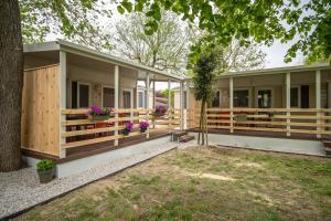 Vonkajšia záhrada v ubytovaní Mobile Home