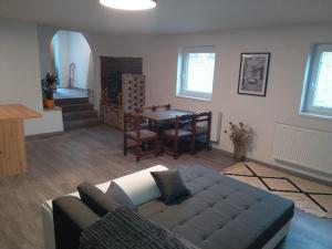 Posezení v ubytování Apartman pod Svatou Horou