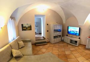 TV a/nebo společenská místnost v ubytování 37 Iseo Lake A&A