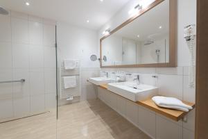 Hotel Stadler am Attersee的一间浴室