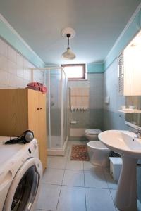 A bathroom at Window on the Ogliastra apartment in Baunei