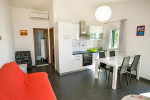 Kuchyň nebo kuchyňský kout v ubytování Apartments 1234
