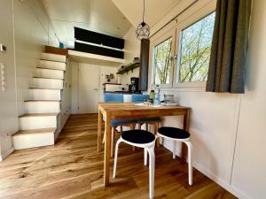 Köök või kööginurk majutusasutuses Tinyhouse „Kleines Ems-Idyll“