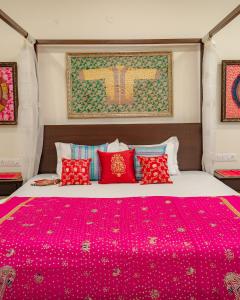Letto o letti in una camera di Mangalmayee Heritage Home - Boutique Homestay