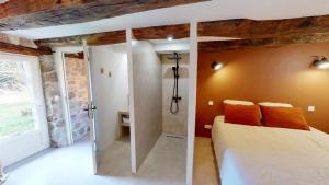 Postel nebo postele na pokoji v ubytování Une pause en Corrèze