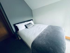 Postel nebo postele na pokoji v ubytování Wild Atlantic Way Rentals