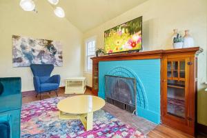 Χώρος καθιστικού στο Pastel Palace - near Plaza & Uptown 23rd +19 φωτογραφίες