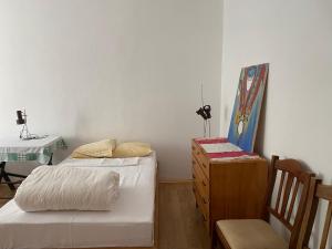 Postel nebo postele na pokoji v ubytování Rupa Guest House Camping Shkoder