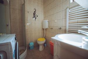 Gallery image of Kuca na Savi in Belgrade +20 photos