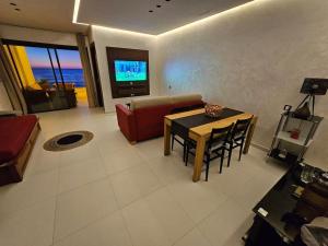 Magnifique Vue Mer的休息区