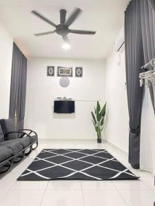 Gallery image of Homestay Dafinah with swimming pool in Jitra