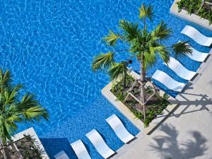 Bazén v ubytování Ryukyu Hotel & Resort Nashiro Beach nebo v jeho okolí