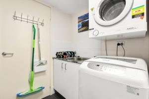 Φωτογραφία από το άλμπουμ του Unit 65 Grand Pacific Resort Bulcock St Caloundra σε Καλούντρα