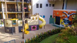 Ein Kinderspielbereich in der Unterkunft Catalonia Yucatan Beach - All Inclusive