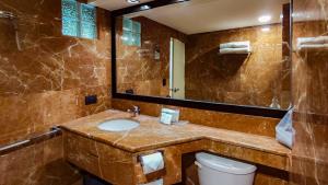 Ein Badezimmer in der Unterkunft Catalonia Yucatan Beach - All Inclusive