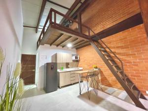 Kuchyň nebo kuchyňský kout v ubytování Apartamento en Laurels Medellín + 33 fotografií