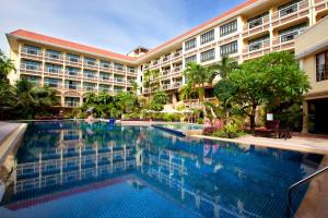 Basen w obiekcie Prince Angkor Hotel & Spa lub w pobliżu