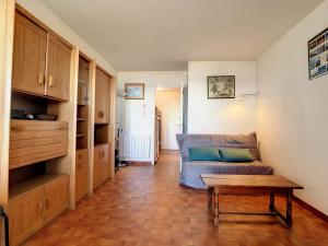 Posedenie v ubytovaní Studio cabine sur plage avec parking et animaux admis - FR-1-715-63