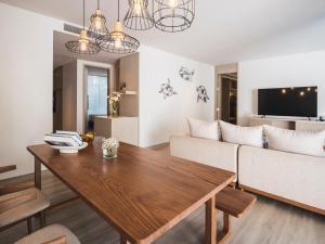 TV a/nebo společenská místnost v ubytování Avani Plus Khao Lak Resort