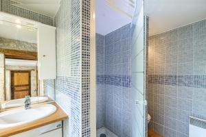Kúpeľňa v ubytovaní Superbe appartement, situé au cœur de la ville. + 6 fotografií