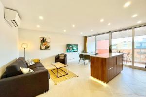 Φωτογραφία από το άλμπουμ του Nest with sea view in Antibes στην Αντίμπ