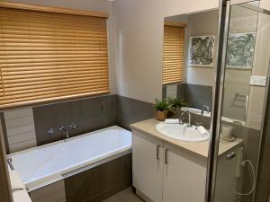 Ένα μπάνιο στο Bella Nicola +12 φωτογραφίες