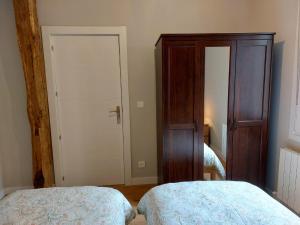 Posteľ alebo postele v izbe v ubytovaní Habitación en apartamento con zonas comunes compartida H2