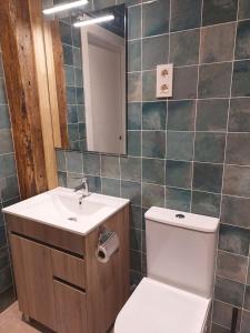 Kúpeľňa v ubytovaní Habitación en apartamento con zonas comunes compartida H2