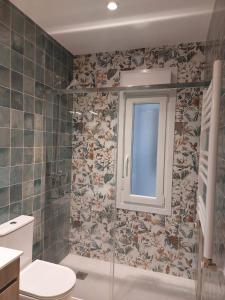 Kúpeľňa v ubytovaní Habitación en apartamento con zonas comunes compartida H2
