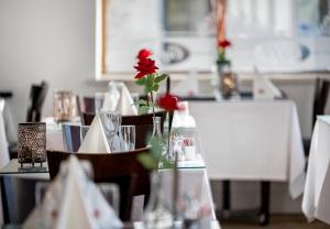 Restoran või mõni muu söögikoht majutusasutuses Hotel Phønix Brønderslev