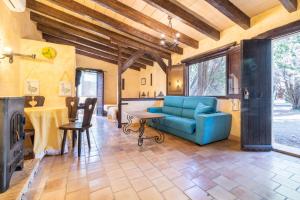 A seating area at Finca Santa Maria Near Palma