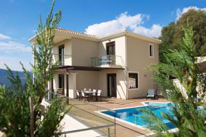 Bazén v ubytovaní Heavenly Heights Villas By KB Hospitality alebo v jeho blízkosti