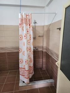 Koupelna v ubytování Cozy Studio by Ceni, Elbasan