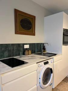Zdjęcie z galerii obiektu Maison balnéo 2pl & jardin Bourges @casaberruyere w mieście Bourges