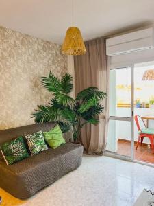Część wypoczynkowa w obiekcie Apartamento moderno y acogedor cerca del mar