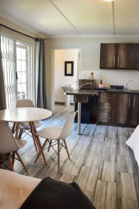 Η κουζίνα ή μικρή κουζίνα στο Charlie's Place - Self catering studio