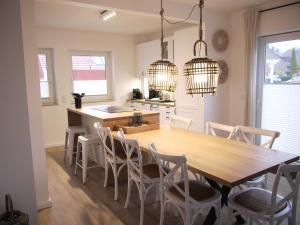 Η κουζίνα ή μικρή κουζίνα στο Ferienhaus Haffliebe