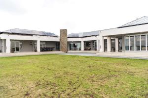 Fotografie z fotogalerie ubytování 36 Emanzini (Holiday home lake view) v destinaci Deneysville + 29 fotografií