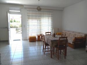 Χώρος καθιστικού στο The Twelve in Iraklitsa +8 φωτογραφίες