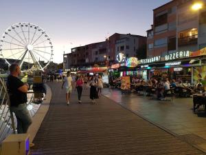 Hostia v ubytovaní Studio meublé climatisé centre port cap d'Agde