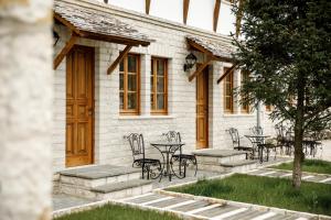 Fotografie z fotogalerie ubytování Rose Garden Hotel v destinaci Gjirokastër + 55 fotografií