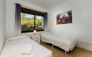 Posteľ alebo postele v izbe v ubytovaní 2149-Amazing groundfloor 3 bedrooms on golf, pools + 37 fotografií