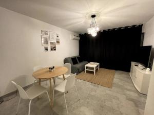 Fotografia z galérie ubytovania Charmant Appartement à 100m des plages de Juans les pins - Idéale famille v destinácii Antibes
