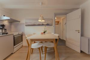 Kuchyň nebo kuchyňský kout v ubytování Cozy Cottage / 3BR / Hiking / Nature + 15 fotografií